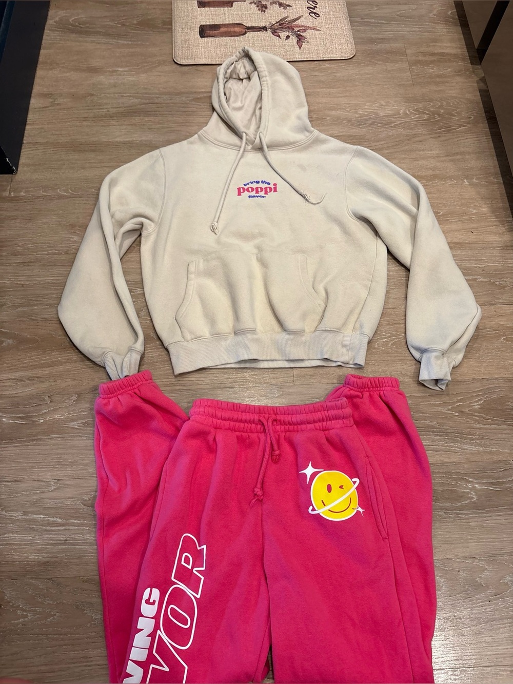 Poppi Cream Hoodie with Cozy Pink Graphic Sweatpants